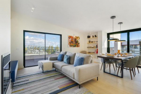 WHome Bachelor pad in the Sky, Great for Digital Nomads & Remote Workers